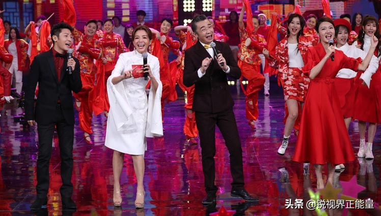 2011中央电视台网络春晚主持人,2011年的春晚主持人是谁