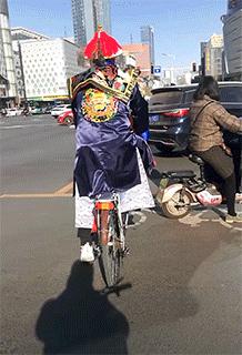 大叔刷百万礼物,大叔刷100万见网红