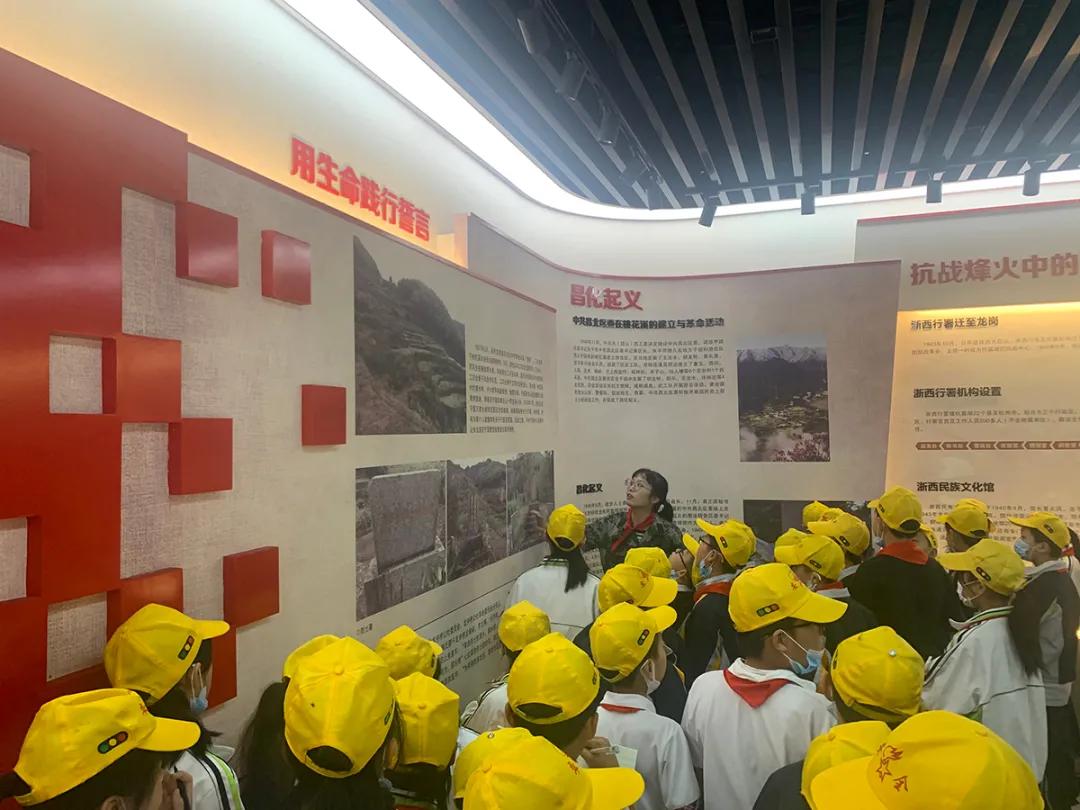 国防教育是幼儿的必修课,国防教育进校园童心共筑中国梦