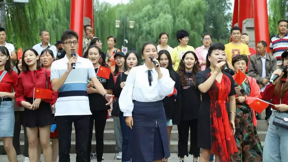 七一歌唱祖国快闪,济南红歌庆祝祖国生日