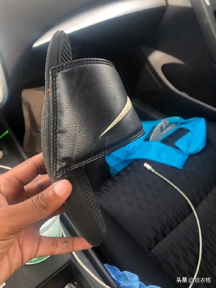 “女友网购了一件紧身裙子,这也太紧了吧!谁能顶得住啊…”