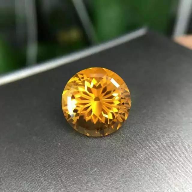 一个托帕石，被“丧心病狂”地砍了1000刀！！光泽却如烟火般闪耀