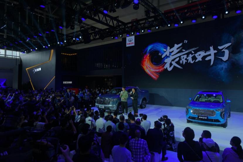 初恋撸猫遛狗开坦克向你开炮?长城汽车燃爆2020北京车展