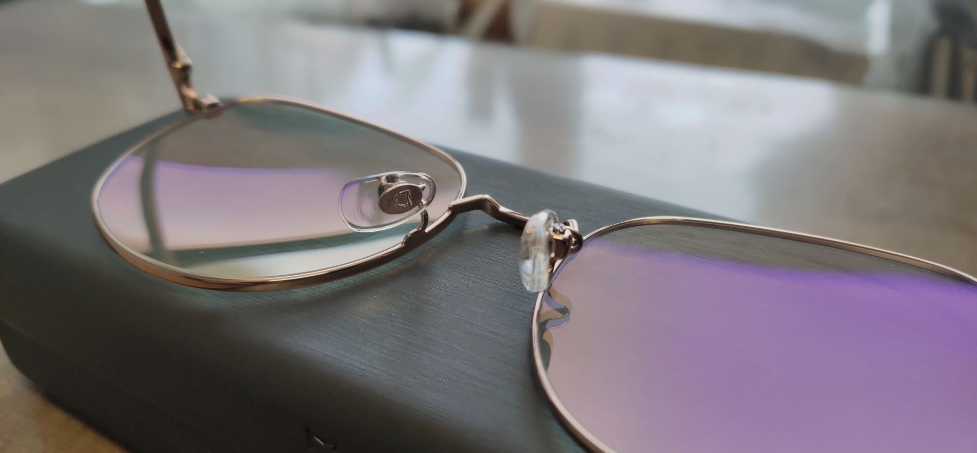 钛镁蓝光窗,钛镁防护窗图片