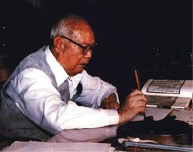 1986年10月，90岁的*剑英叶**元帅逝世，中外各国沉痛悼念