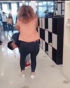 为啥加油站月薪两千还没人辞职,加油站上班工作强度大吗累吗