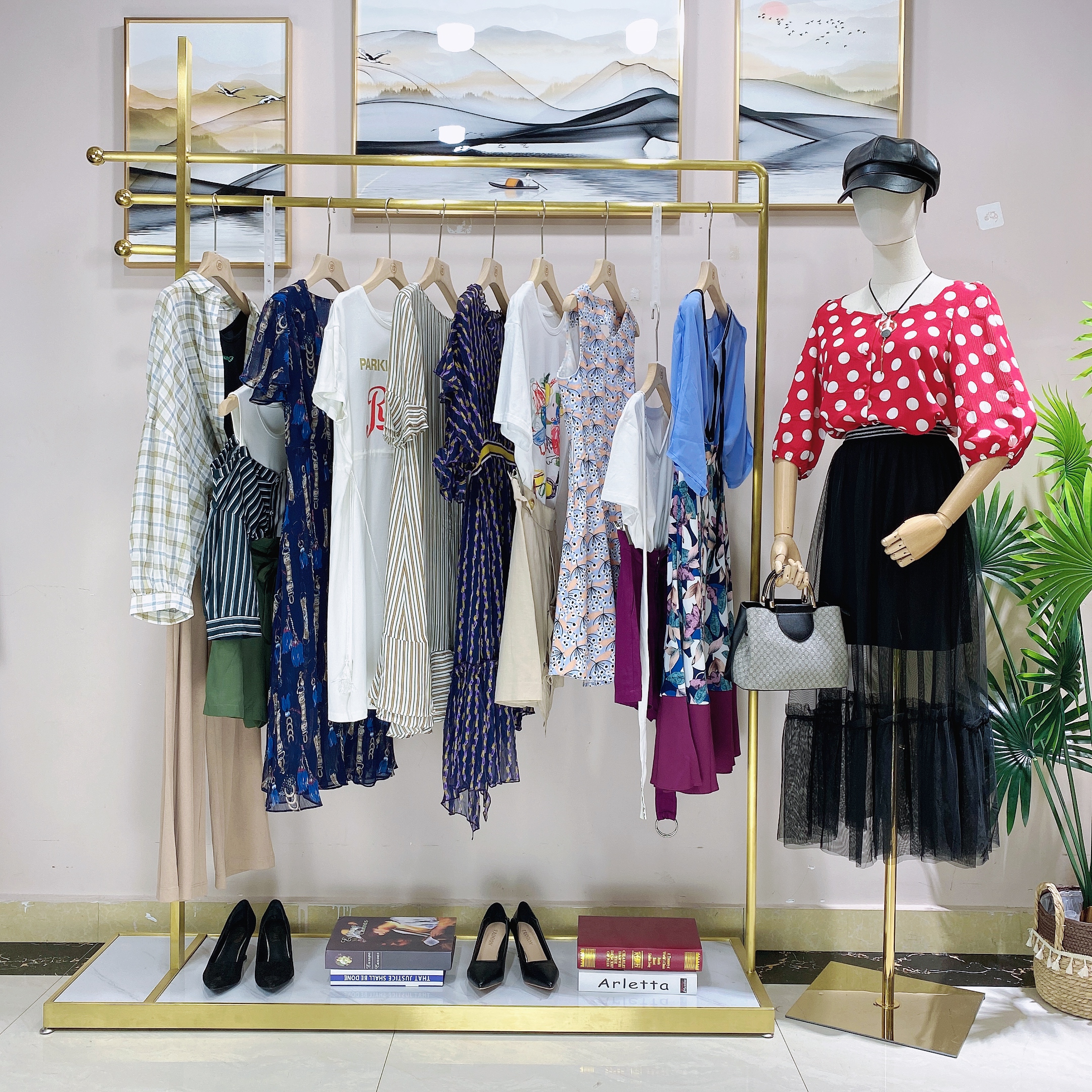 三彩女装最新撤柜尾货批发,三彩品牌折扣店女装清仓冬款