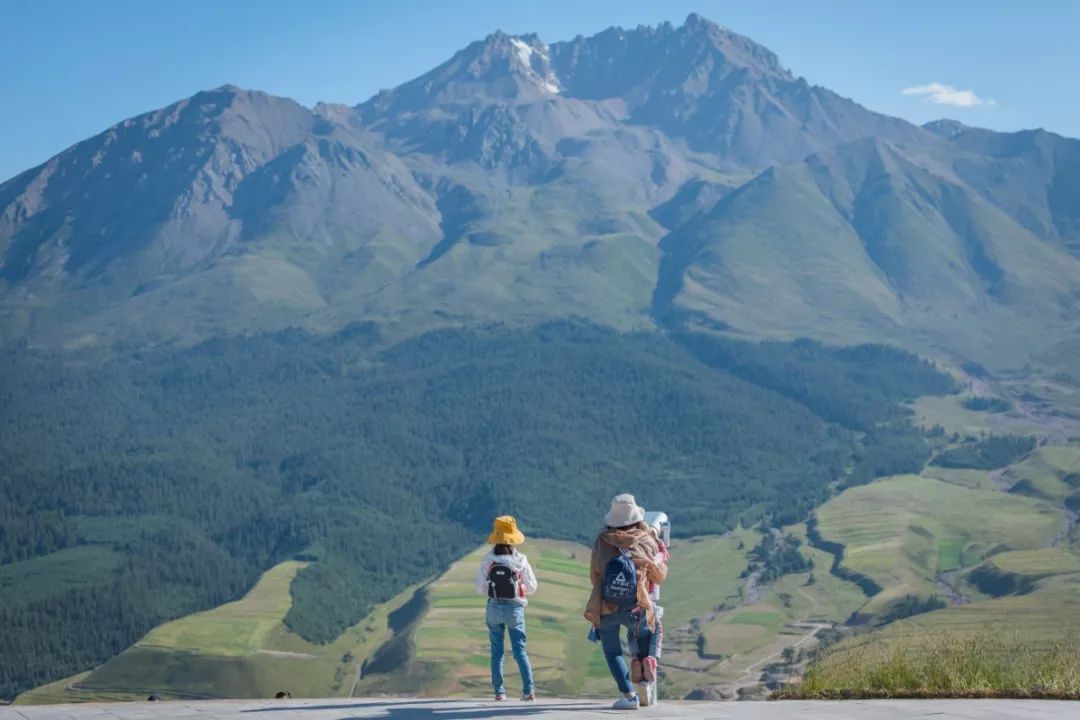 只要你面朝青海湖，八月依旧春暖花开