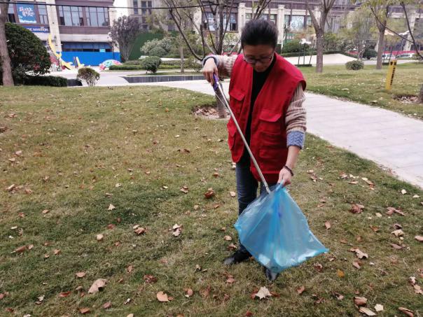 濮阳示范区文明办开展“寻找身边的雷锋随手拍”主题活动