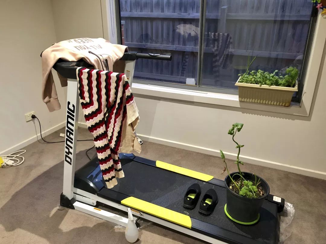 双十一前，我把天天找我盖楼的朋友拉黑了