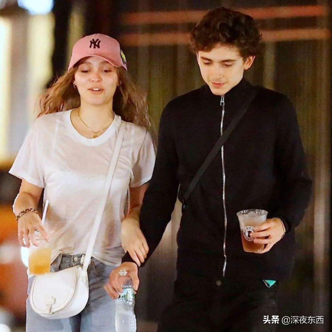 他差点成为杰克船长的女婿，95后天才演员的恋爱为何如此甜蜜？