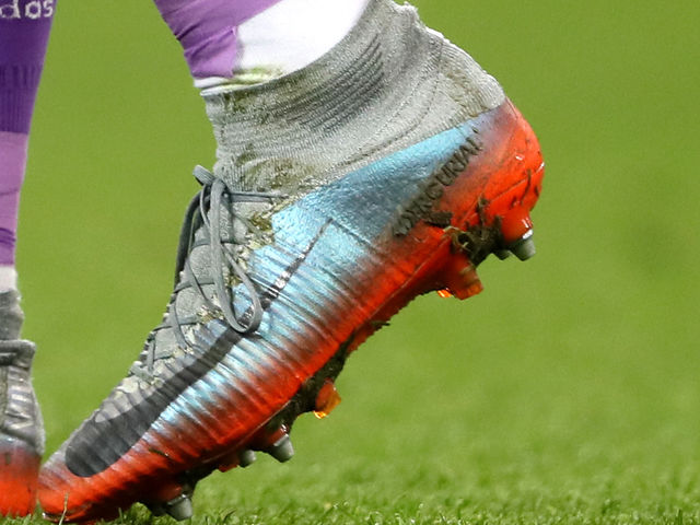 让人一眼看出踢球等级的球鞋,看鞋识人野球场