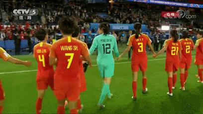 女足亚洲杯绝杀全场球迷沸腾,女足亚洲杯3:2感动瞬间