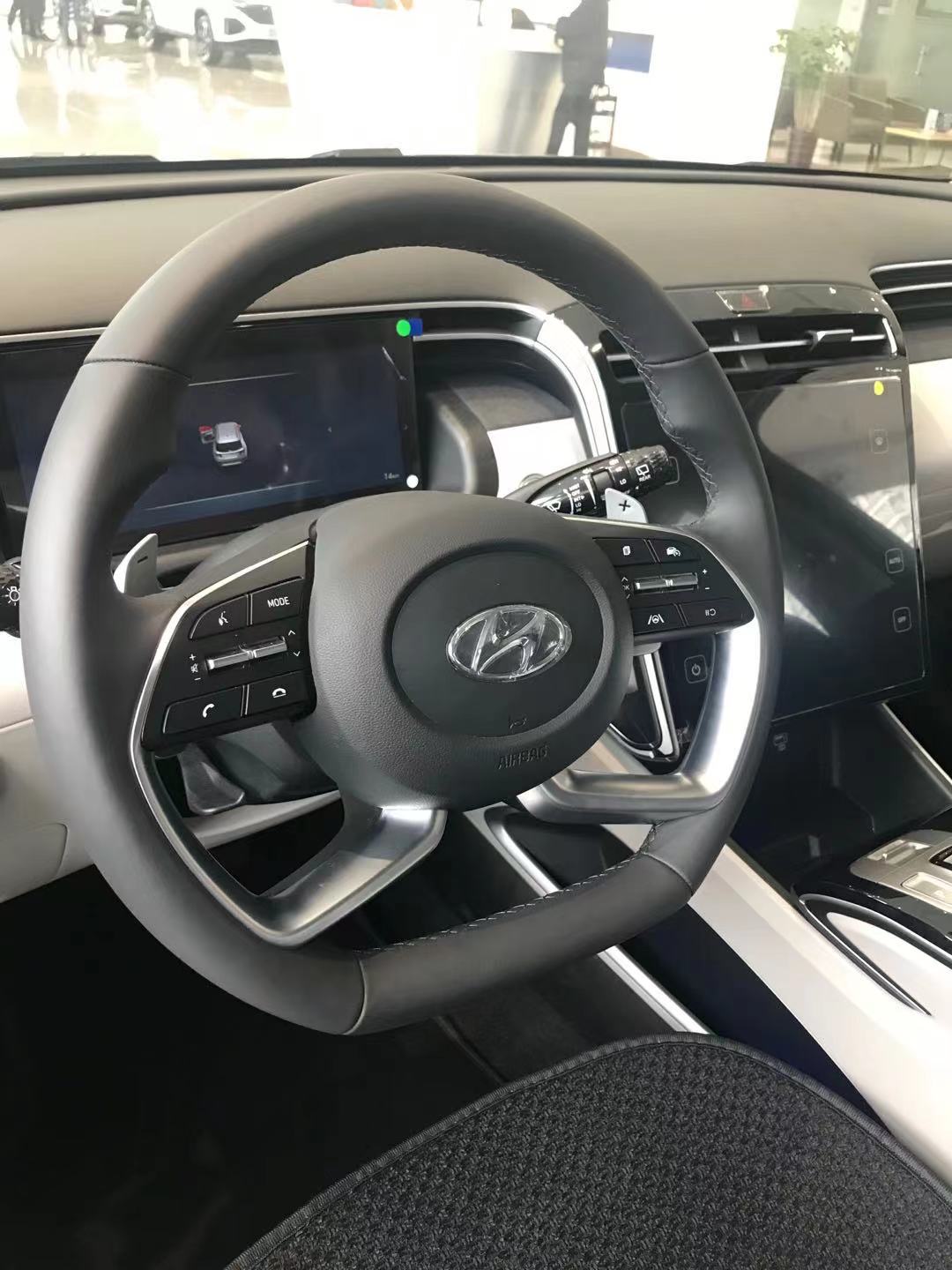 适合中年人开的车suv新能源,适合年轻人的运动suv十几万价位的