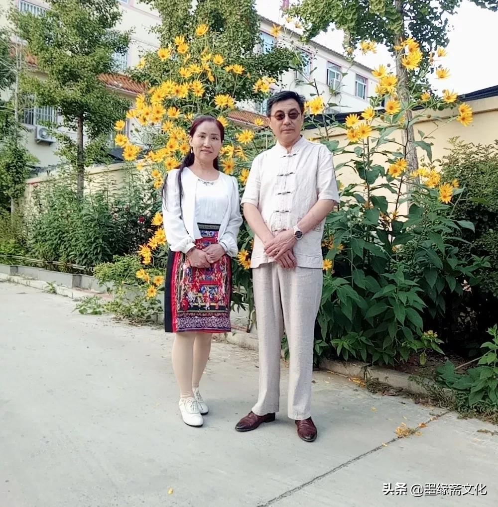 刘忠陵兰花作品欣赏,写实画兰草作品欣赏