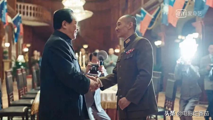 王劲松演蒋介石全身像,王劲松扮演蒋介石像吗