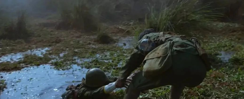 野外陷入沼泽地,陷入沼泽地怎么办