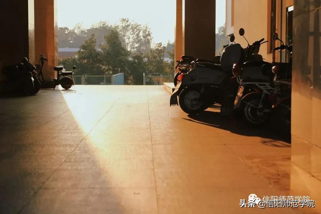 日落大道浪漫出逃歌词,在日落大道浪漫出逃下一句