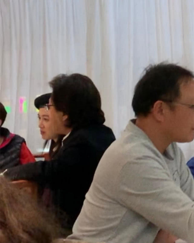 陈少霞富豪老公,陈少霞和老公聚会