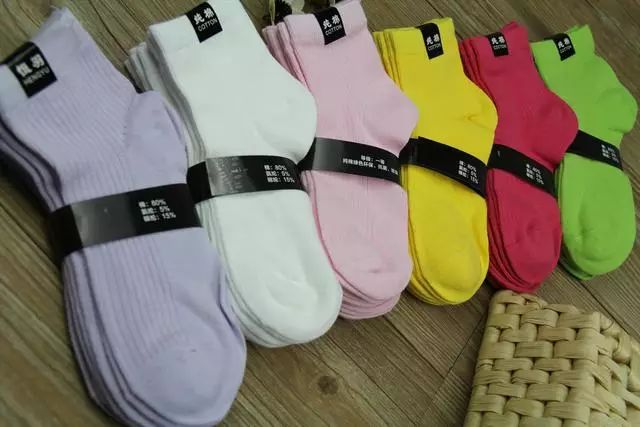 袜子太脏怎么才能洗干净,袜子为何洗干净了还是硬