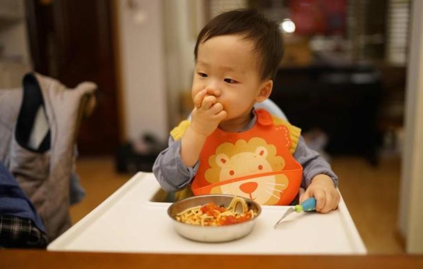 孩子吃得多但不吸收怎么办,孩子吃得不多还是长胖怎么办