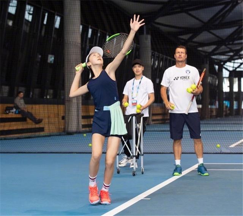 森碟近照曝光11岁身高近1米7,森碟11岁长相