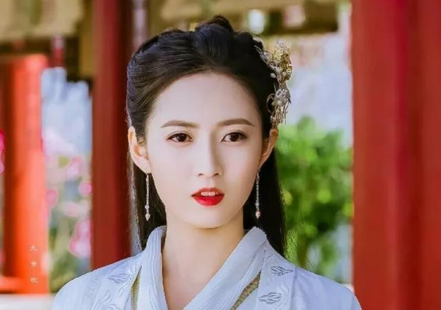 军嫂文,重回离婚前夕,她掐断兵哥哥朵朵桃花,俘虏他的心!