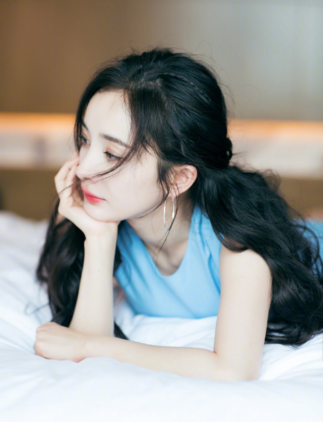 头发扁塌贴头皮适合什么发型,头发塌塌的贴头皮怎么变蓬松