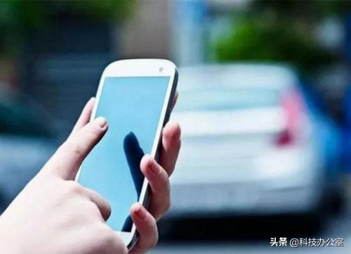 手机屏幕脏了怎么擦才能擦干净,手机屏幕脏了用什么擦才能干净