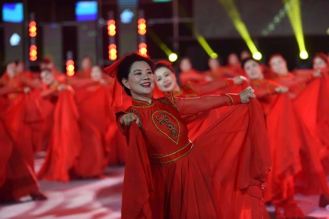 内蒙古全民健身日活动现场,全民健身传递正能量包头市