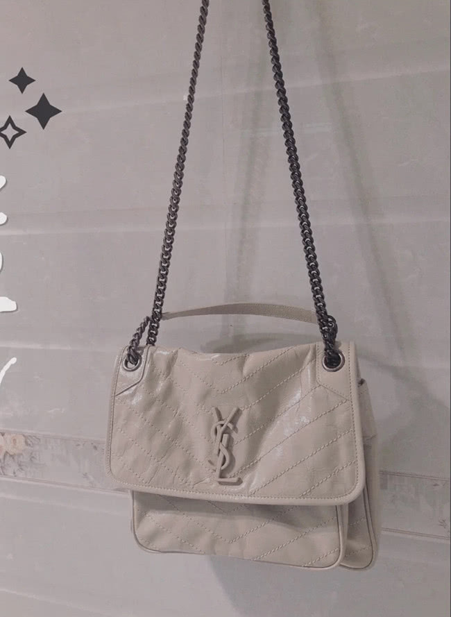 香奈儿的流浪包值得买吗,香奈儿流浪包同款手工包