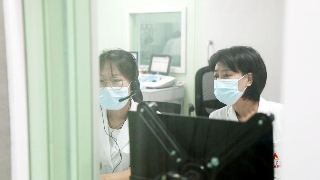 帮助耳朵恢复听力无需手术,耳朵听力康复