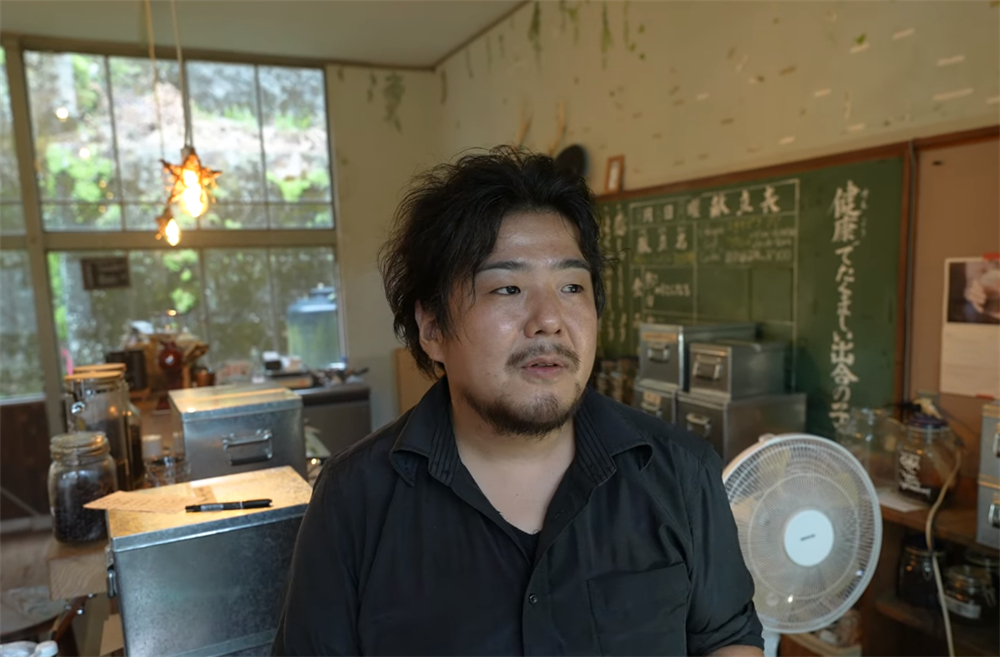 80后小伙回荒废10年农村大学,80后小伙回荒废十年的农村大学