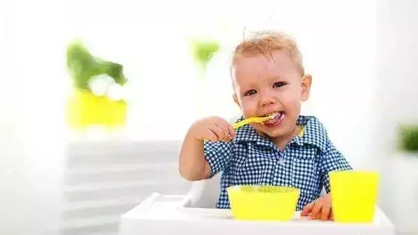 宝宝米粉冲调后有黑色细小杂质,宝宝米粉里为什么含大豆制品