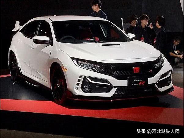 本田思域王露峥嵘丰田YARIS很有型东京改装车展大爆发