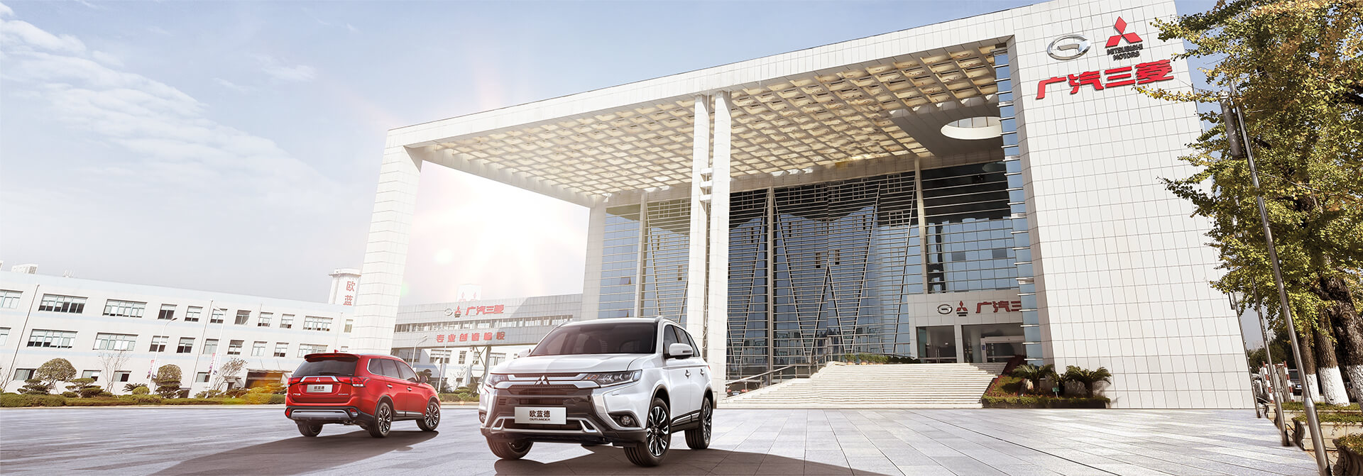 终端不到14万，单月卖出8987台，三菱欧蓝德：谁敢说我老？