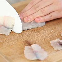 鸡蛋菠菜鳕鱼肠九个月宝宝辅食,宝宝辅食鱼肠蛋卷