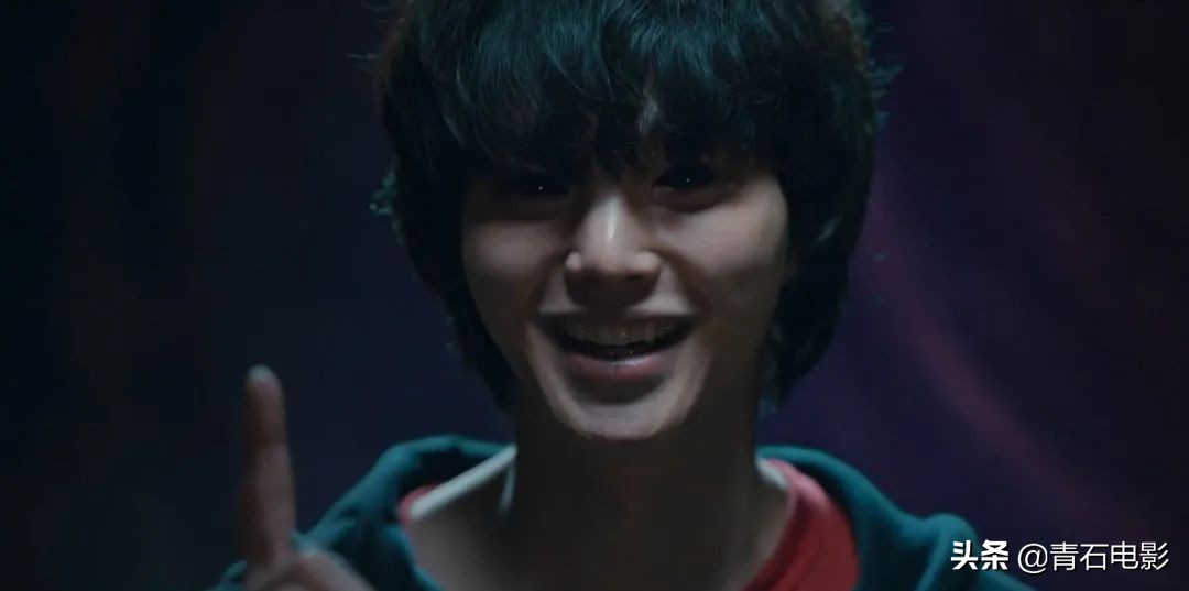 连续4天上榜，比《王国》尺度还大，不愧是一集30亿韩元的韩剧