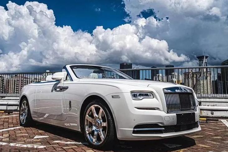 鑫鸿豪车租赁告诉您：租个豪车装“小可爱”能有多便宜