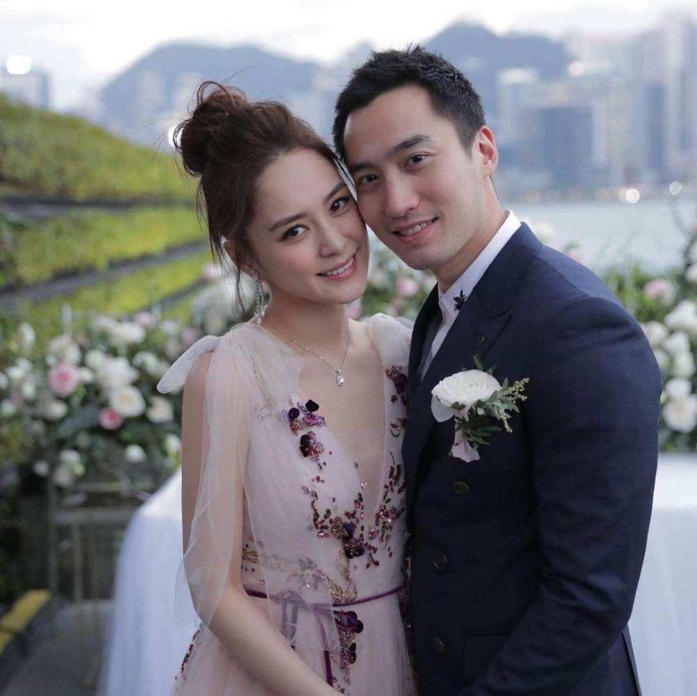 曾经很傻很天真的阿娇,“*照门艳**”12年后,还避不开陈冠希吗?