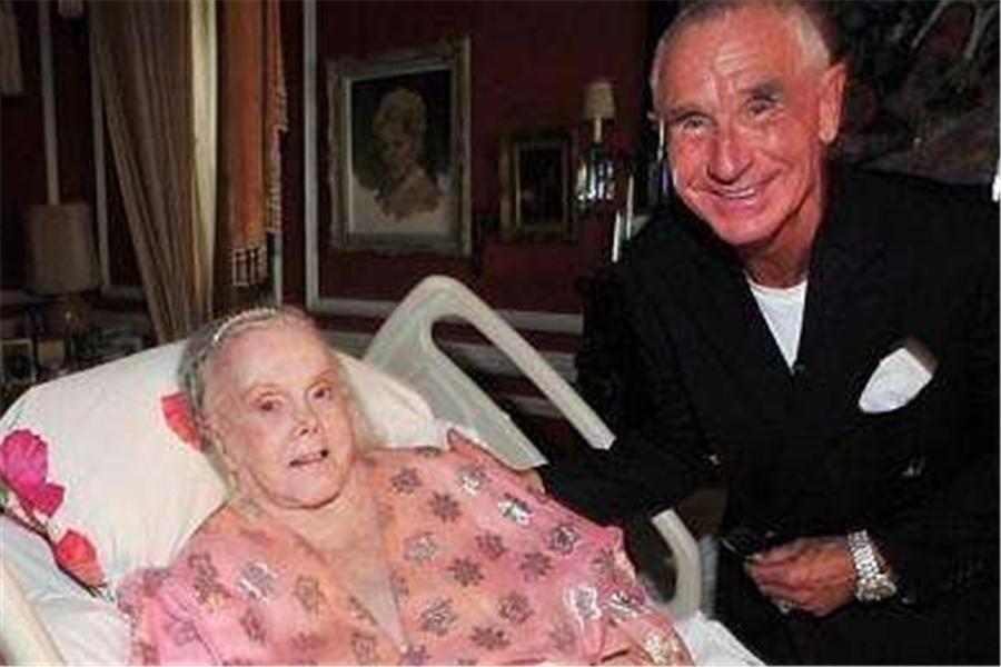 她一生经历了七次婚姻,她一生历经5段婚姻