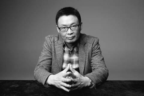 足球就是一切的小说,足球就像一部悬疑小说