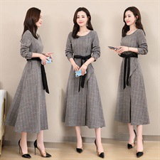 腰若流纨素的意思,腰若流纨素耳著明月珰全文