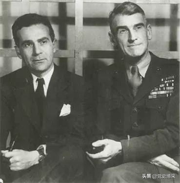 他曾是罗斯福的卫队长,两次冒险到访延安,师从八路军创建的突击队在太平洋战场屡立战功