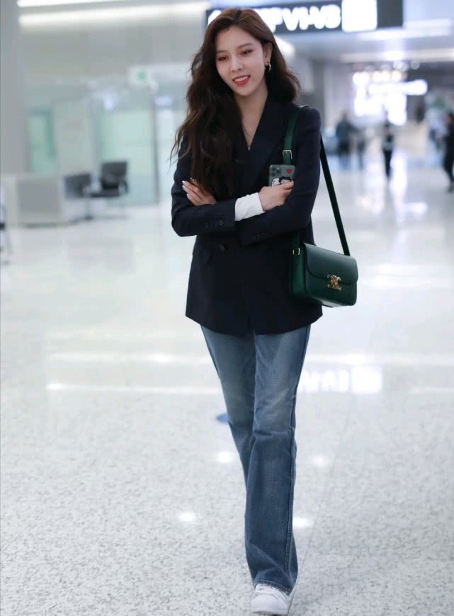 宋妍霏牛仔裤身材,宋妍霏的裤子穿搭