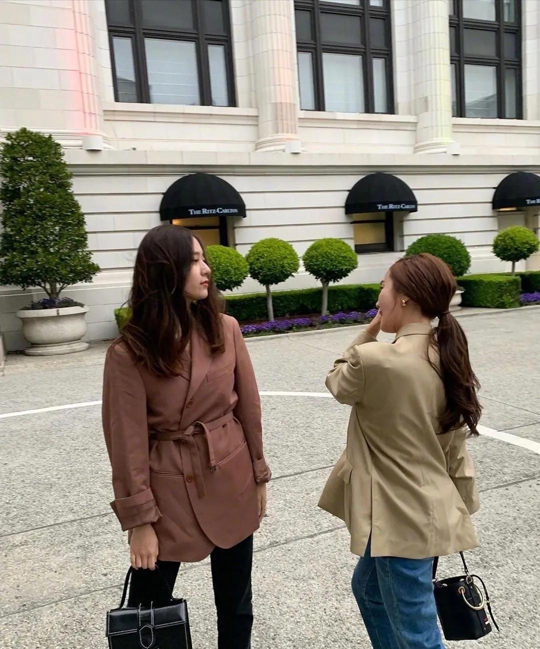 一套西装又正式又休闲,30-35岁女性春季穿搭西装