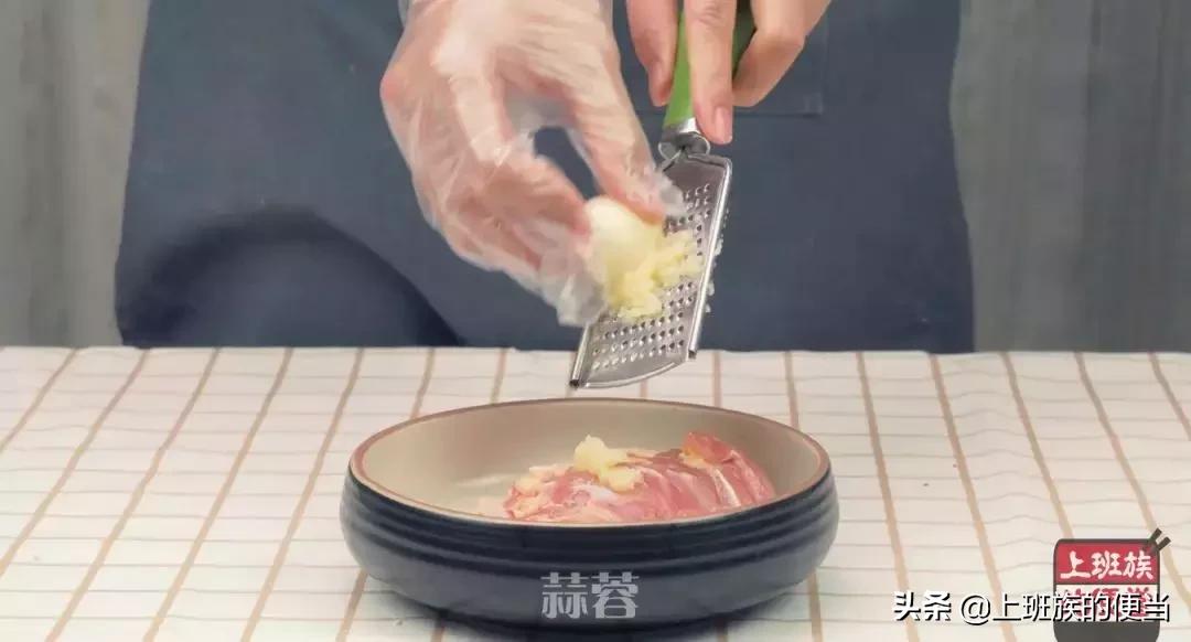 鸡腿别油炸了教你懒人做法,鸡腿别总炸着吃蒸一蒸鲜嫩