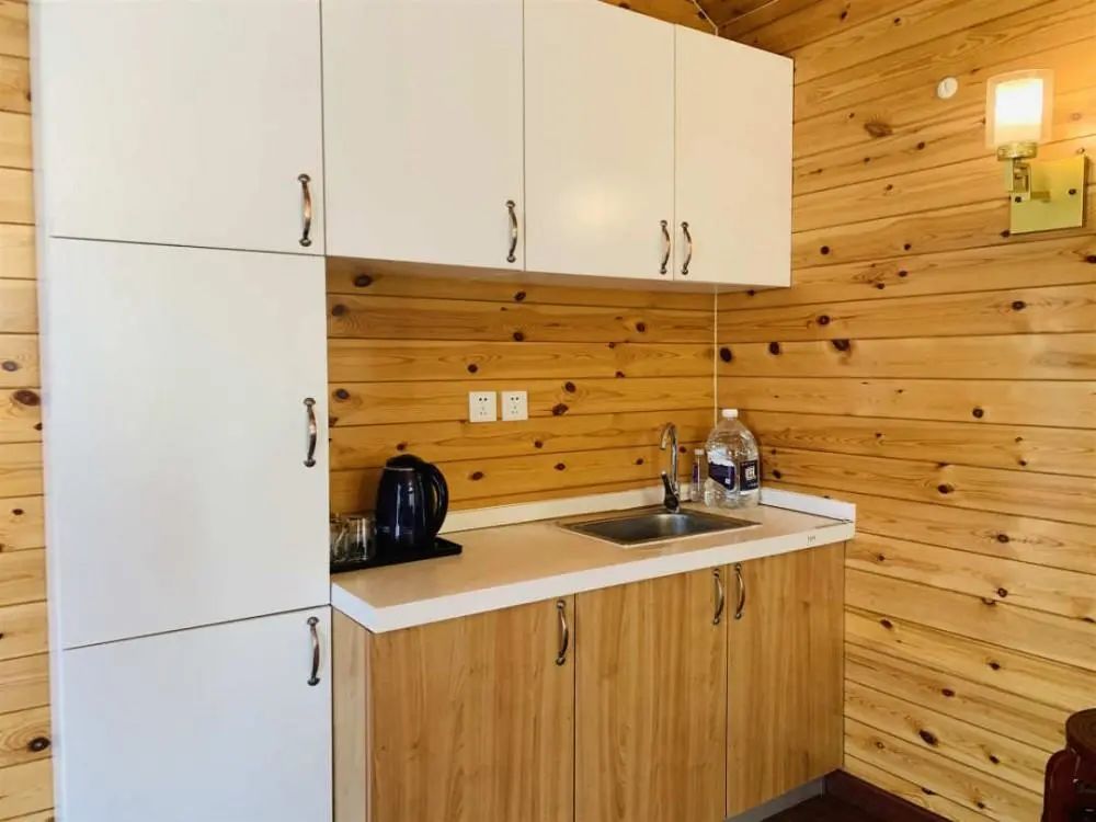 原价894元限量特惠298！木屋大床房*1＋千朝水世界门票*2...