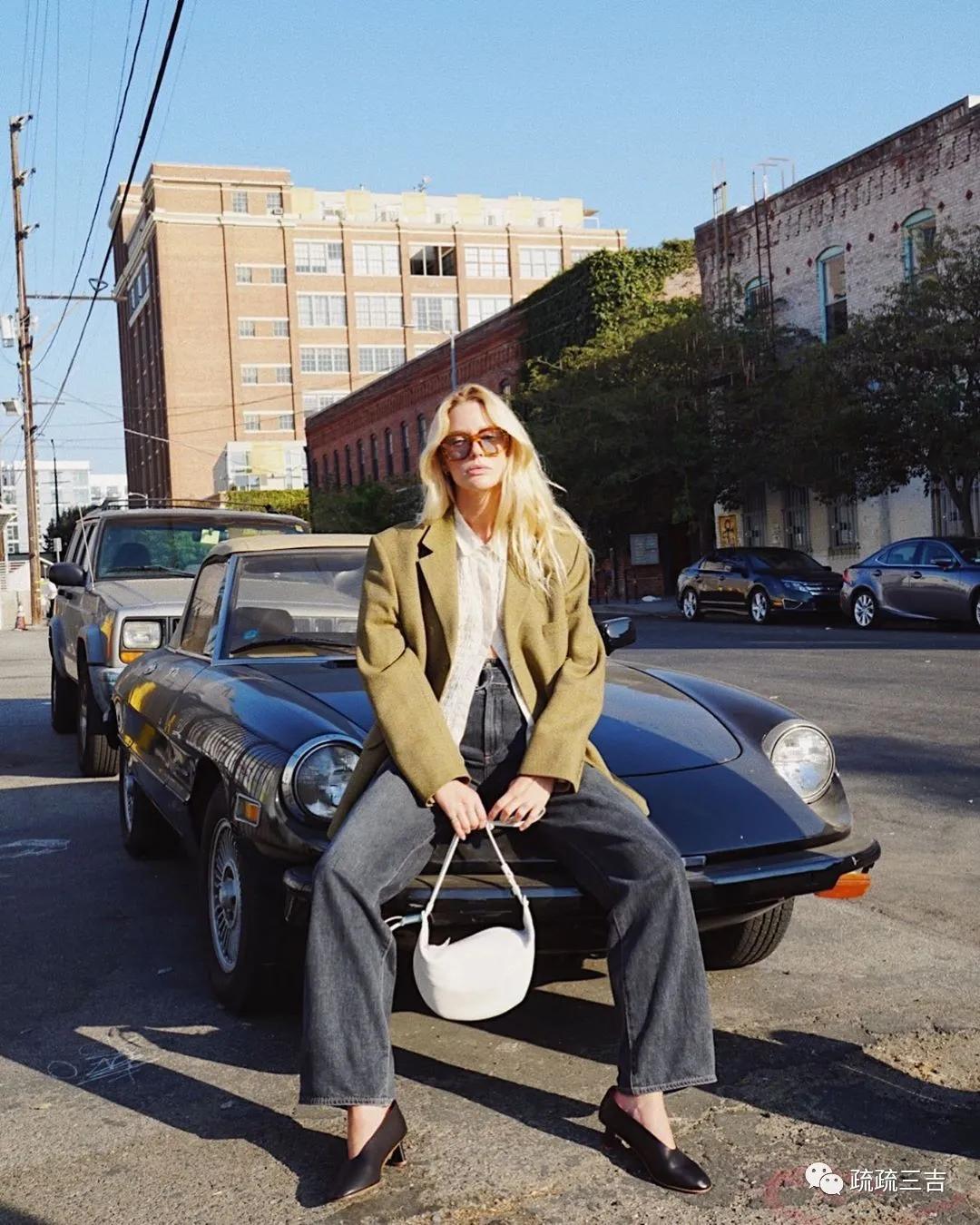 韩剧小女孩背个斜挎包,小众轻奢女士包袋