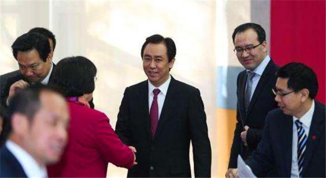 中国最年轻的首富个人资产800亿,曾经的中国首富负债4000亿